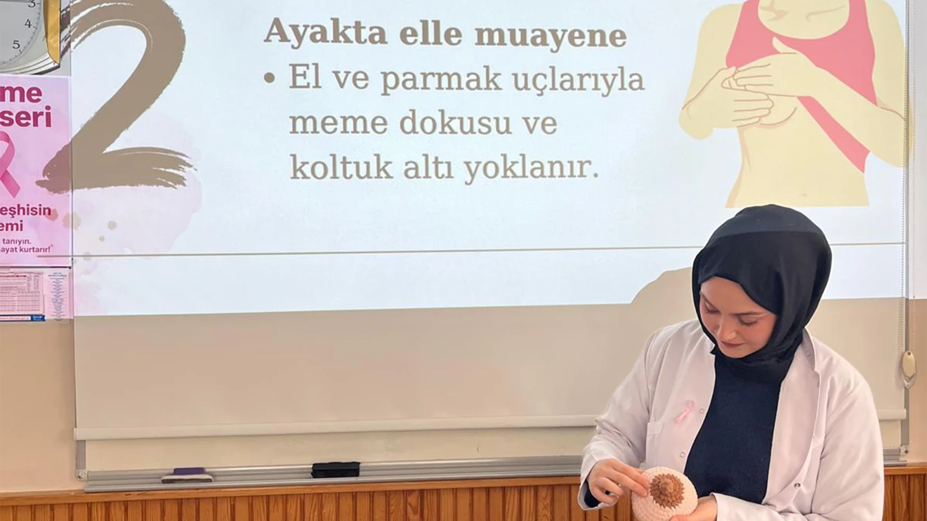 “Erken Fark Et, Yaşama Sarıl” temalı meme kanseri farkındalık eğitimi düzenlendi